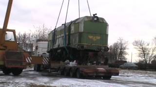 УЖД: Загрузка узкоколейной локомотива ТУ2-094 / Loading of narrow gauge locomotive TU2-094