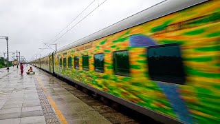 DANGEROUS Shrill Honking WAP7 INDORE DURONTO Express Strikes Kelve at Flat 130 KMPH !!!