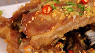 【蒜香排骨】 不用油炸也能做！蒜香浓郁外酥里嫩 味道香到骨头里！