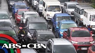 Lalong pagbigat ng trapiko inaasahan sa pagdagsa ng last-minute Christmas shoppers | TV Patrol