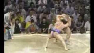 Mainoumi vs. Musoyama : Nagoya 1994 (舞の海 対 武双山)