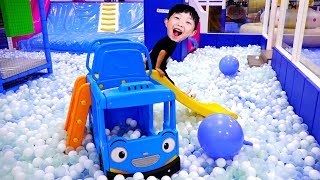 타요 버스 미끄럼틀 키즈 카페  알록달록 색깔 공풀장 장난감 놀이 어린이 실내 놀이터 Indoor Playground for Kids Tayo Slides