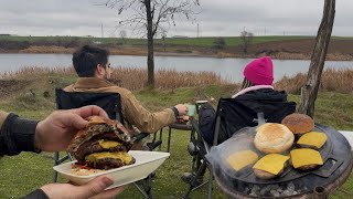 Ev Yapımı Hamburgerlerle Ailecek Mükemmel Doğada Kamp Tadında Piknik!