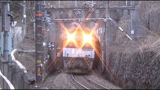 【EF64 locomotive freight train runs along the Kiso Road.】EF64重連　山間に響くブロワー音。