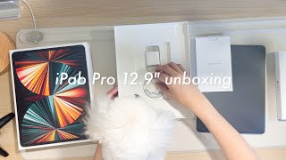 iPad Pro 12.9 unboxing with my dog