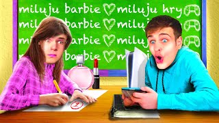 ŠKOLA podle KLUKŮ vs HOLEK v Minecraftu!