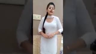 Beautiful Indian Girl Singing Latest Punjabi Song