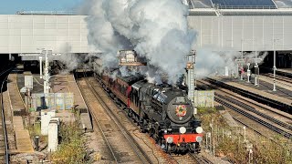 44871 LMS Stanier Class 5 4-6-0 Chugs past Gatwick Working 1Z87