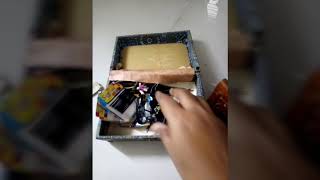 DIY: નકામા પર્સના પટ્ટા માંથી સરસ એક લટકાવી શકાય તેવું ઓર્ગેનાઈઝર