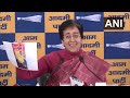 delhi elections pravesh verma के आवास पर महिलाओं को बांटे जा रहे ₹1100 cm atishi का आरोप