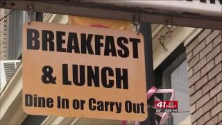 Historic Macon restaurant reflects on Gregg Allman’s death