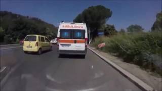 (Maxi-Compilation x 48) Ambulanza in sirena. Ambulance Emergency responding COD3