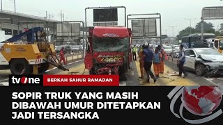 Kecelakaan Beruntun di Gerbang Tol Halim Utama, Polisi Tetapkan Sopir Truk sebagai Tersangka | tvOne