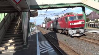 青い森鉄道小川原駅貨物列車通過　2012.10.15