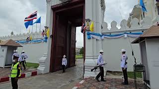 🇹🇭 Change of the guards @The Grand Palace #bangkok #thailand