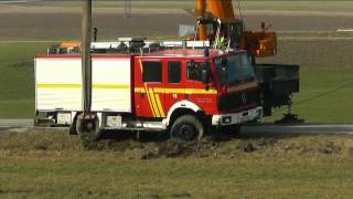 Verkehrsunfall Breitenbrunn Feuerwehrfahrzeug