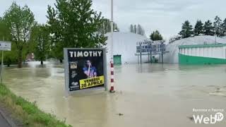 Il Palacattani sta accogliendo le famiglie, tante le strade chiuse