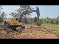 งานเหมาหนึ่งวันหมื่นห้าหนุ่มสวีเดนจัดให้ volvo ec210b ขุดคลองไส้ไก่ excavator