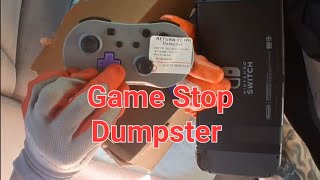 Dumpster diving at Game Stop OMG 😲