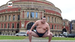 London to host only second professional Sumo wrestling contest outside of Japan