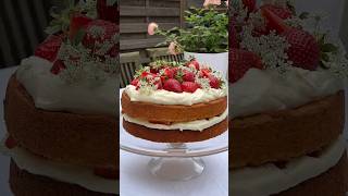 Strawberries and Cream Cake | Fresh, summery and delicious!