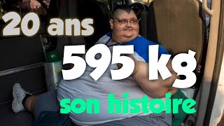 A 20ans il pese 595kg c'est l'homme le plus gros du monde