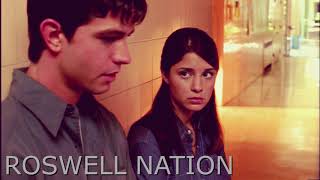 Roswell 90s 1x02 Liz And Max Talk After Class Again