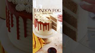 If you love Earl Grey tea, this London Fog cake will be your jam! Recipe: sugarandsparrow.com #cake