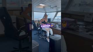 Kapitän 👩‍✈️ zur See - Frau Secret mit den Patenten A, B, C und der #kapitän #kapitänzursee #penny