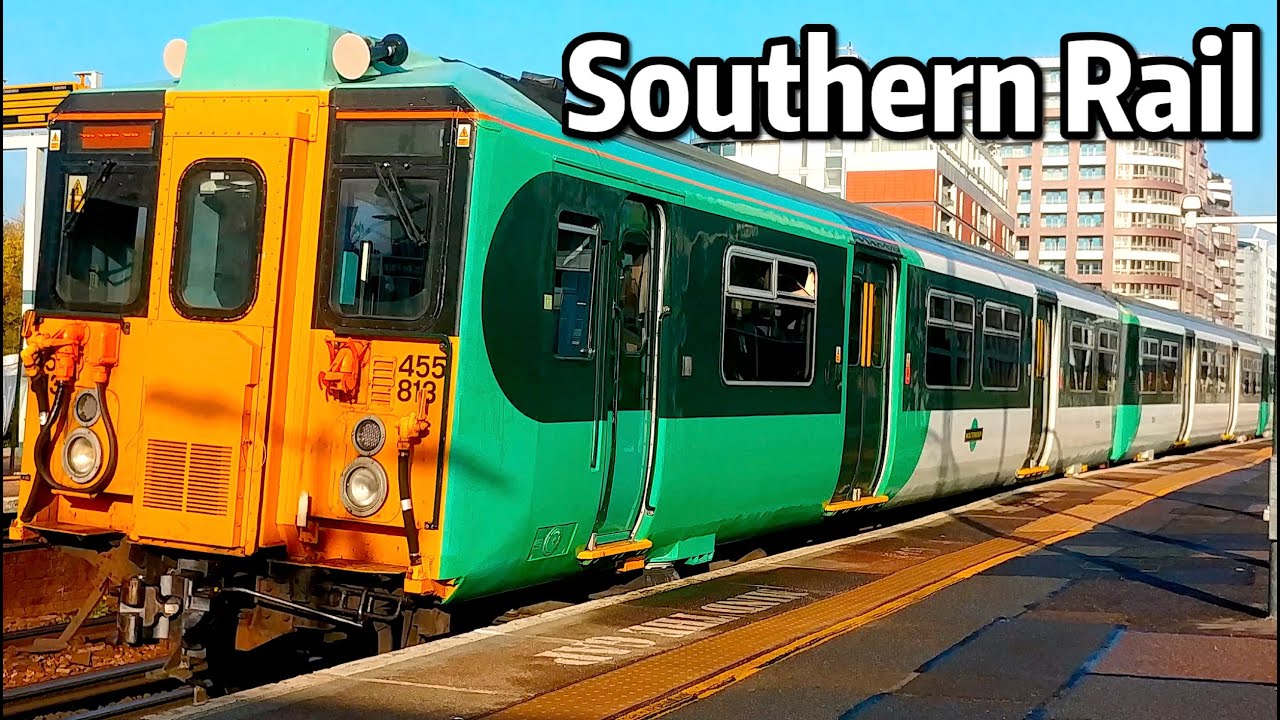 ⁴ᴷ⁶⁰ Southern Rail Trains At The Battersea Park Station In London - YouTube