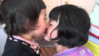 CUTE Sisters Kissing DON'T MISS IT