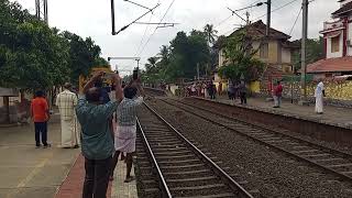 Vande Bharath train punkunnam thrissur railway station passing.