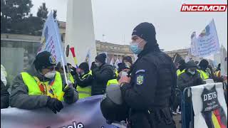 Peste 1.500 de politisti din toata tara, protest in Piata Victoriei