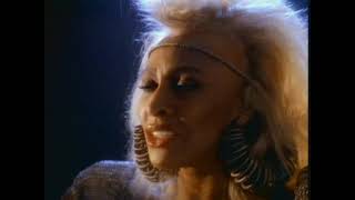 Tina Turner - We Don't Need Another Hero 1985