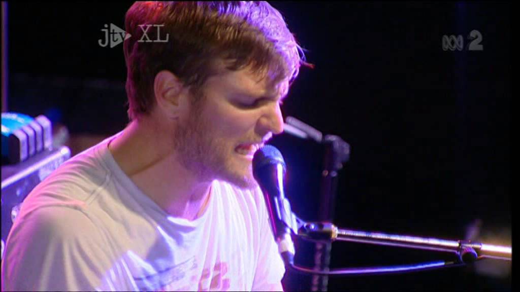 Cold War Kids - Hospital Beds (Live In Sydney, 2008) - YouTube