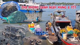 Ùn ùn kéo nhau đi Thả phóng sanh ngày mùng 8 tết 2025