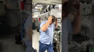 EMD 12/710 Air Start-up using single Austart Air starter on Push Boat at 125Psi. Original Video