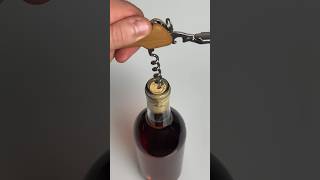 HOW TO USE A CORKSCREW