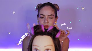 ASMR POV | Amiga fofa cuida do seu cabelo 💞🧝🏻‍♀️ voz suave, chapinha e spray para relaxar ☺️