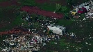 Tornados hit central U.S.