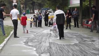 first 3D street painting in iran viewers reaction 2011 برخورد مردم با اولین نقاشی سه بعدی در ایران