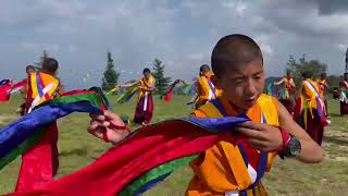 གླིང་བྲོ་བདེ་ཆེན་རོལ་མོ་ལས་བྲོ་ཚན་དང་པོའི་ནང་ཚན།