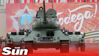 Tanks and soldiers parade St Petersburg for 'V-Day rehersals'