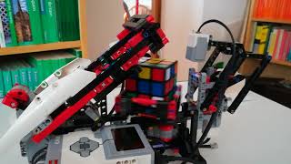 Lego Mindstorms Robot Rubik's Cube Solver: Mindcub3r