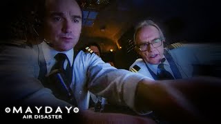 The Chilling Moments Eastern Airlines Flight 401 Drops to 900 Feet | Mayday: Air Disaster