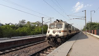 [IRFCA] ETARSI WAP7 In Lead 12561/ Swatantrta Senani SF Express।।