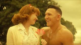 Doom Patrol S01E13 - Flex Mentallo flashback scene