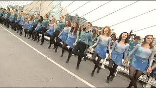 Ireland: Riverdancers break world line-dancing record