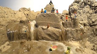 LEGO Dam Breach - LEGO Minifigures and Sand Castle in Danger!