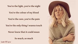 Ellie Goulding - LOVE ME LIKE YOU DO (Lyrics)